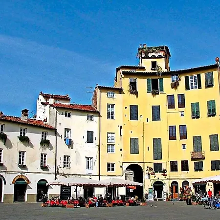 In Historic Apartamento